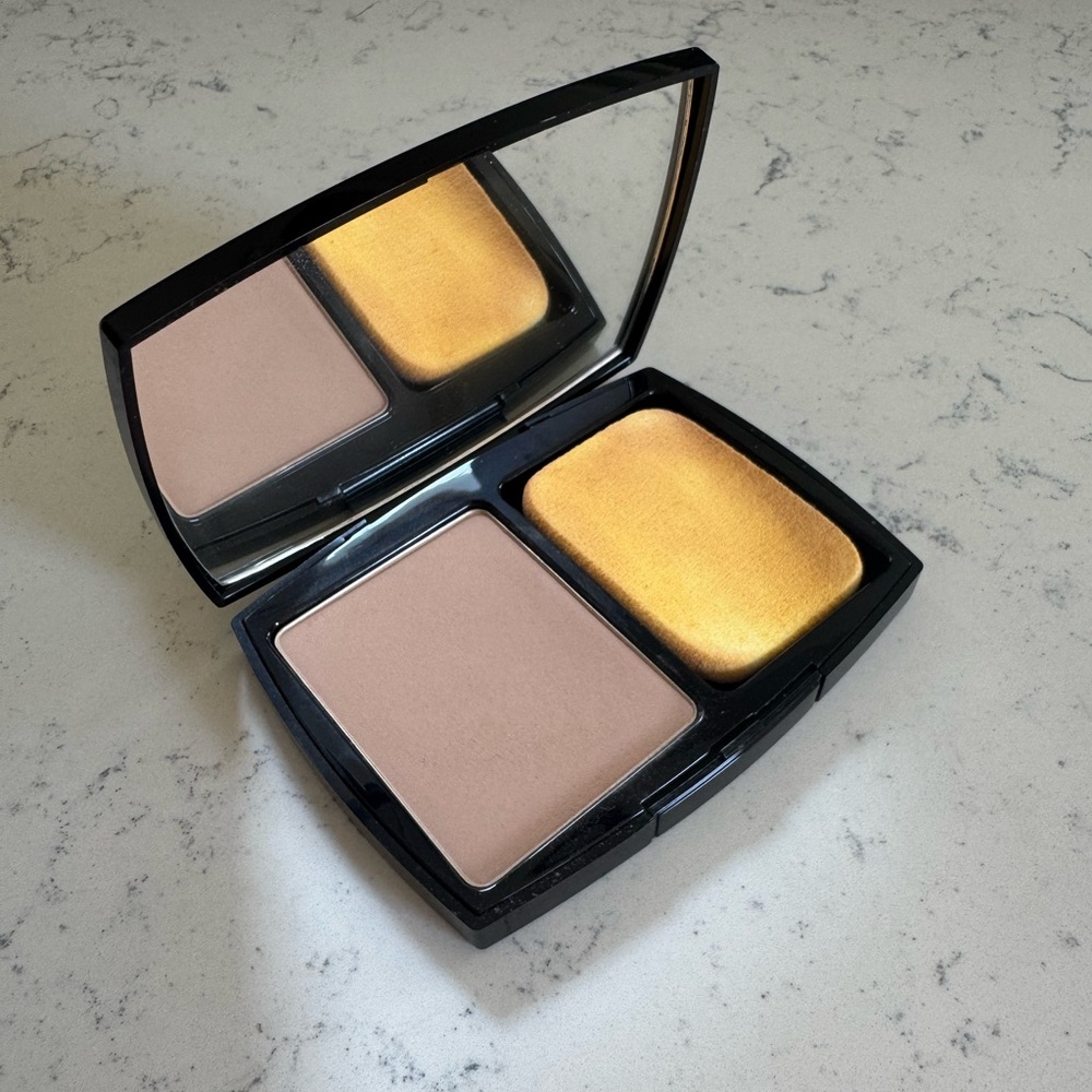 Chanel DOUBLE TEINT POUDRE PERFECTION MAKEUP spf 8 PASTEL TENDER BISQUE